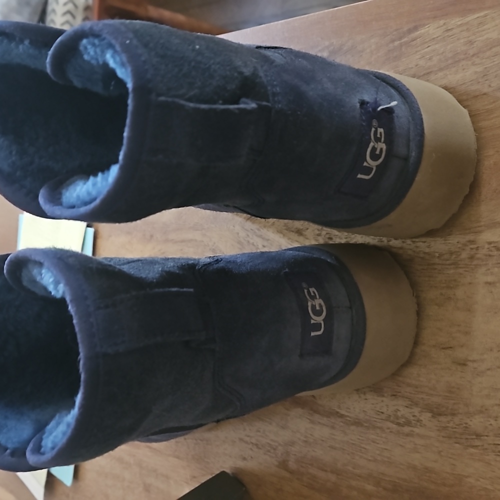 Uggs Short - image 1
